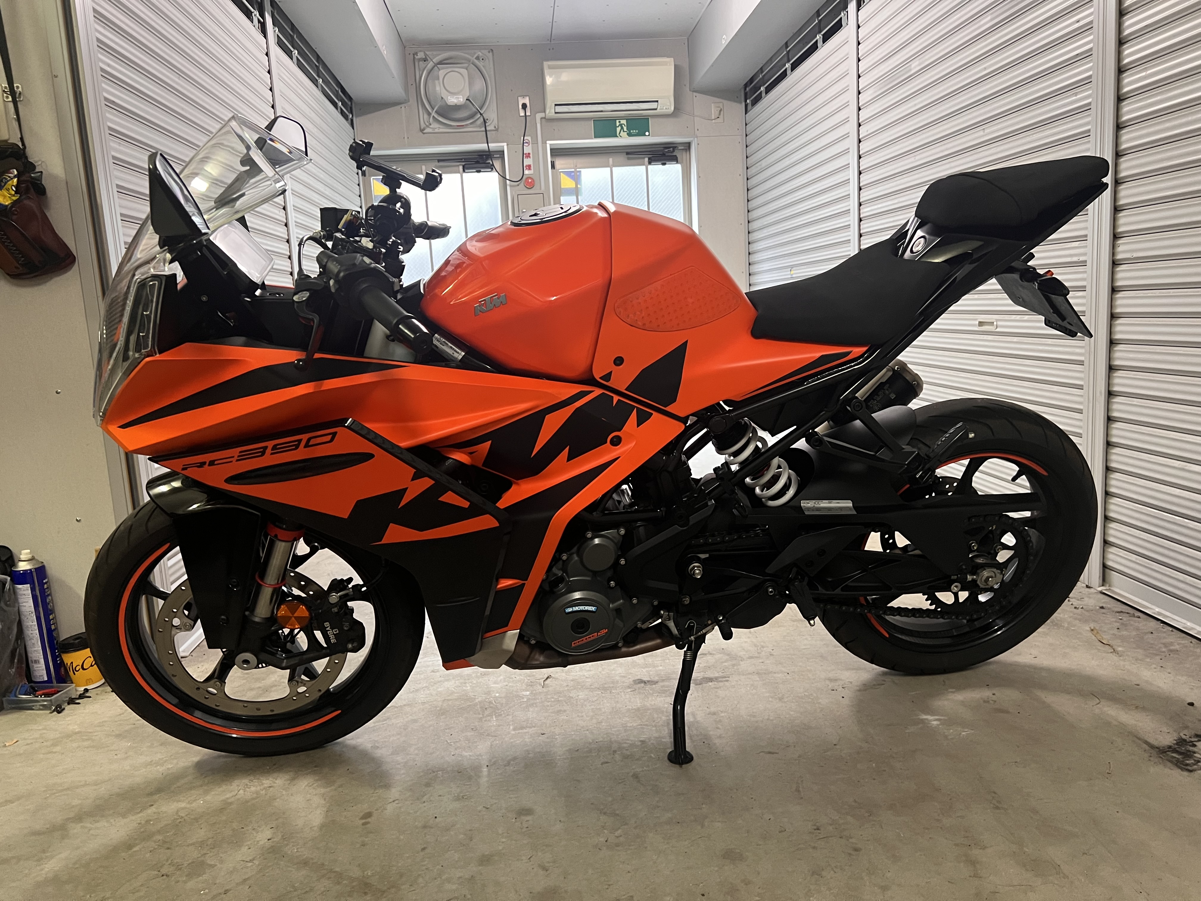 RC390、2022年式、、サイド
