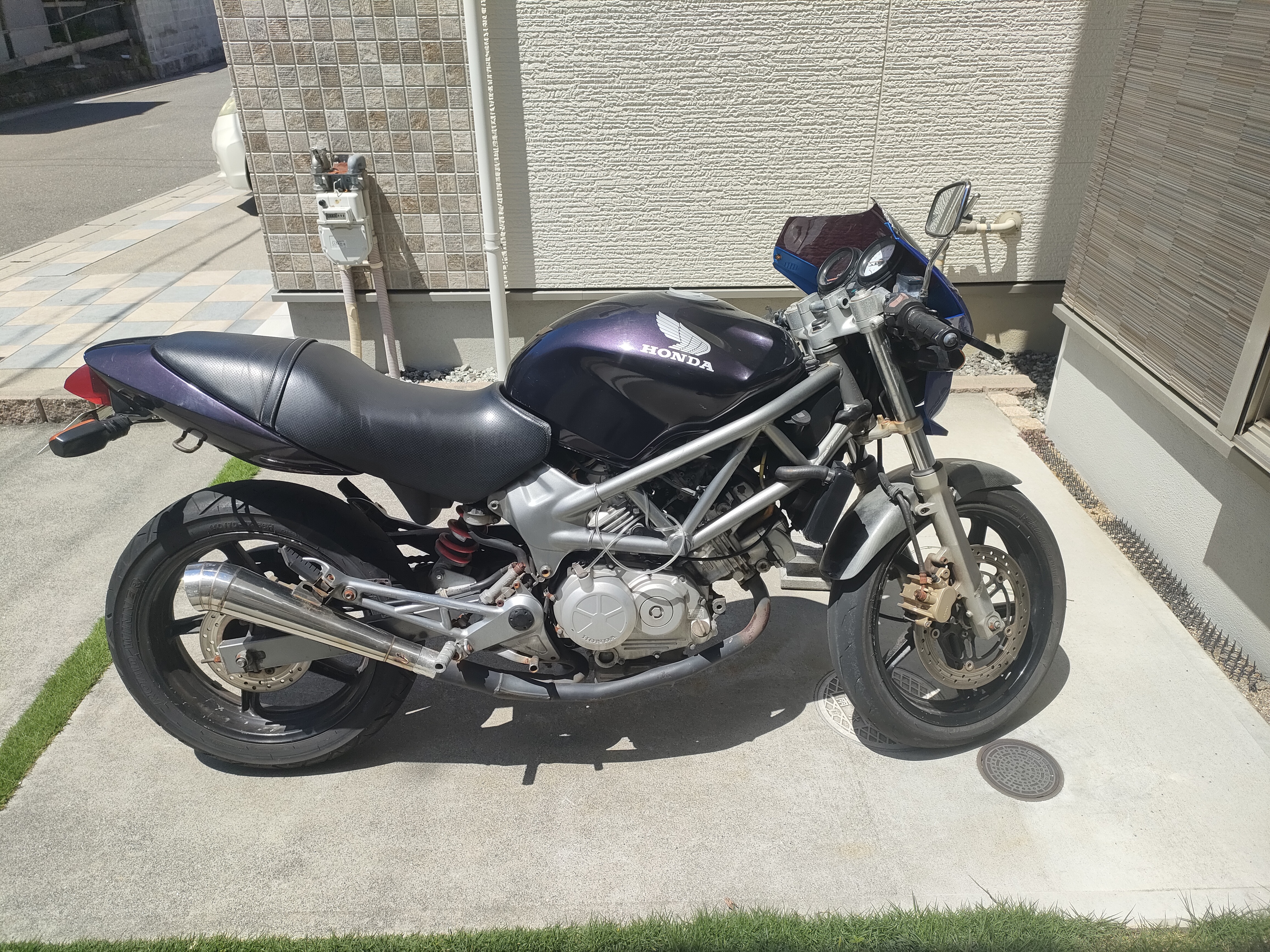 VTR250、不明？、、サイド