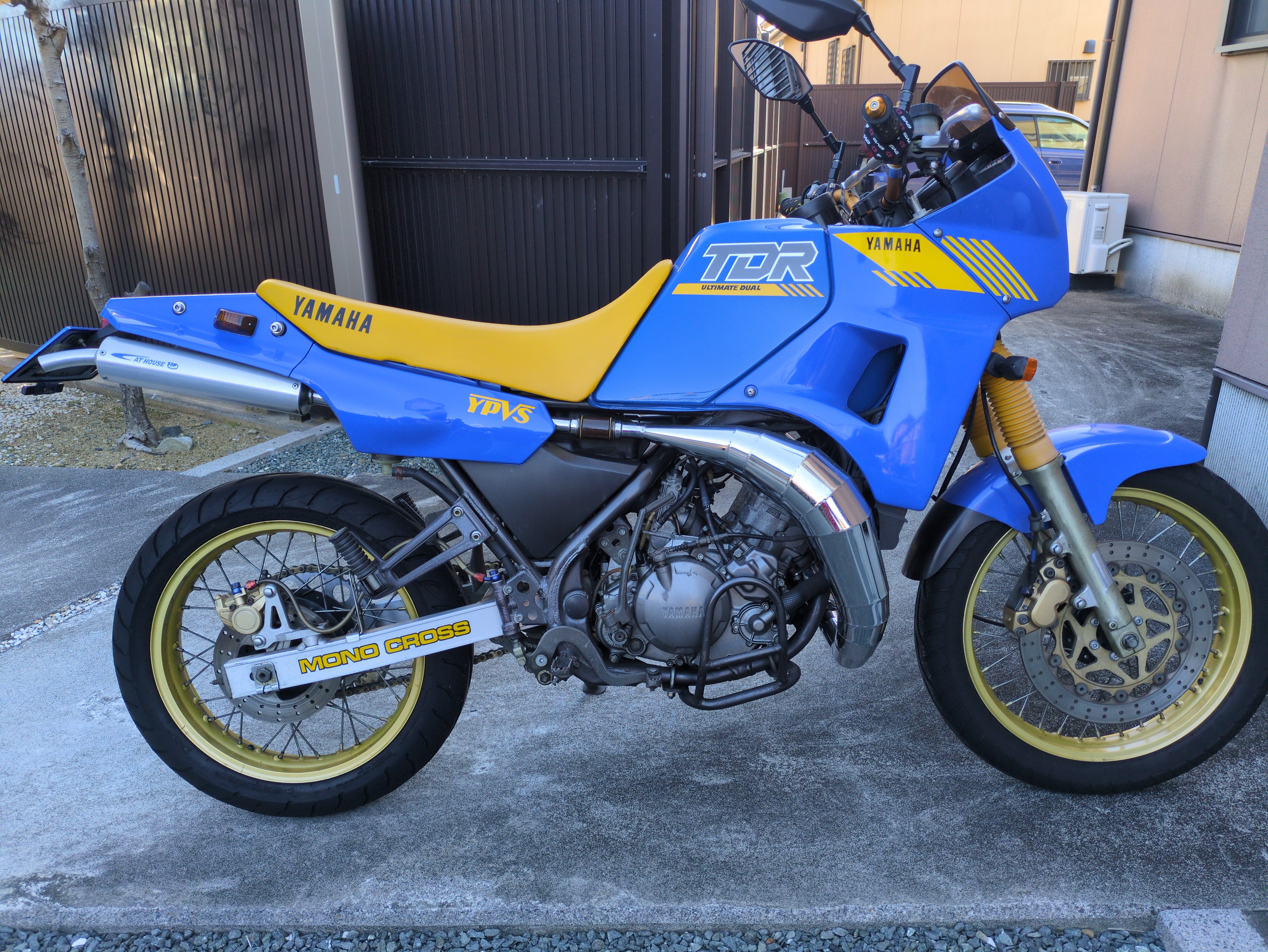TDR250、1988年式、サイド